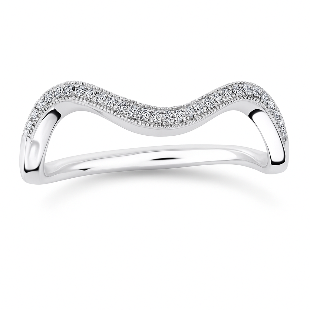 Distinctive Moissanite wave wedding band in 925 silver with milgrain detail. Pavé brilliance, hypoallergenic comfort, and modern elegance. Now at BSI Jewelry.